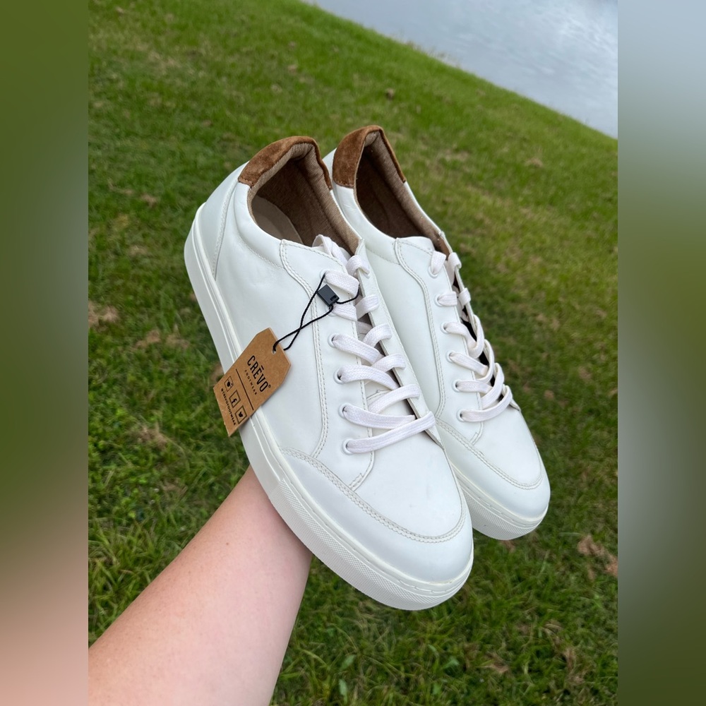 NWOT Crevo Mens White Lace Up Sneaker Size 12